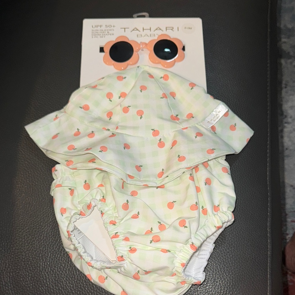 Tahari Baby Green and Peach Sun Hat Set